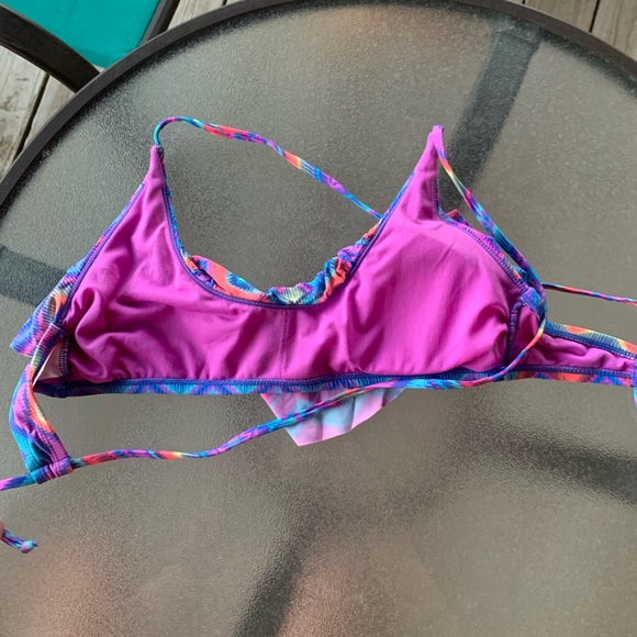 Fun ruffle bikini top - Picture 3 of 3